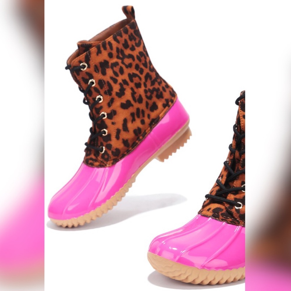 NEW Leopard Hot Pink Lace Up Duck Rain Boots - Picture 2 of 7